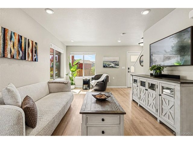 6331 N Hanover St, Denver, CO 80238