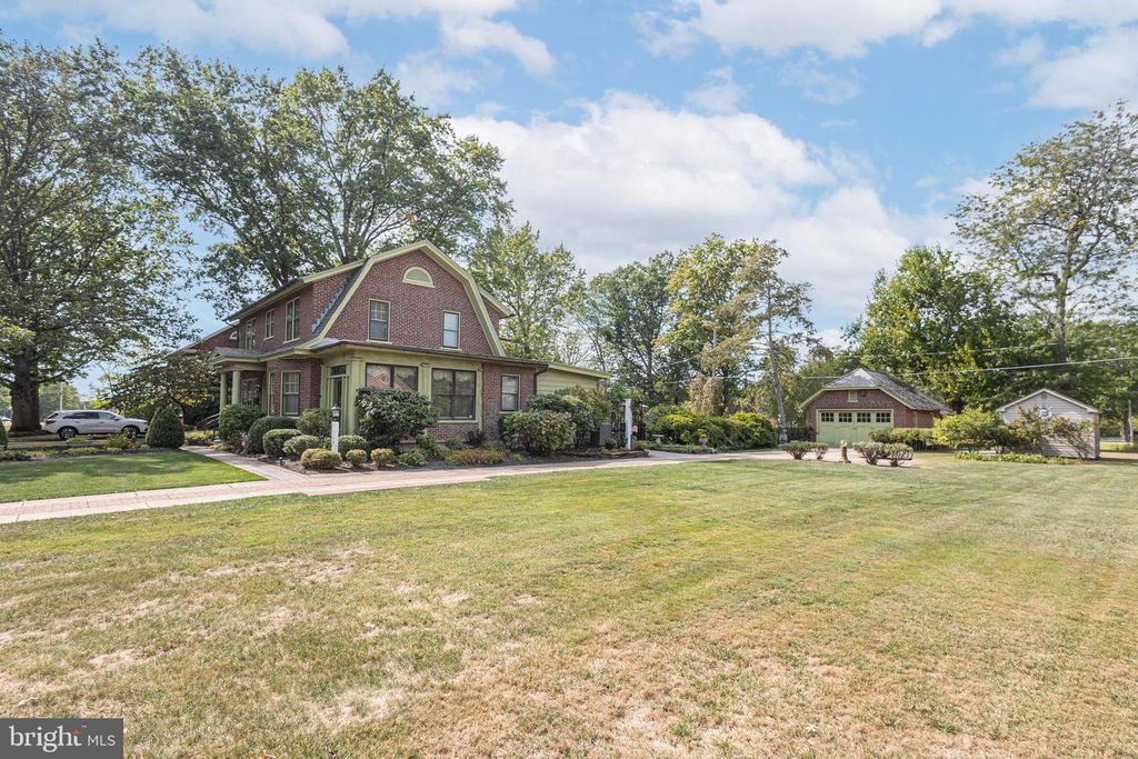 510 S 5TH ST, Perkasie, PA 18944