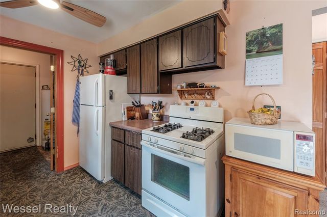 2444 Howe Street, Utica, MI 48317