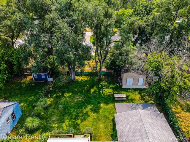2444 Howe Street, Utica, MI 48317
