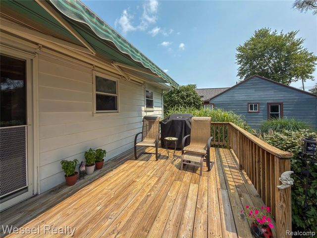 2444 Howe Street, Utica, MI 48317