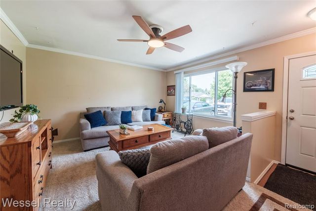 2444 Howe Street, Utica, MI 48317