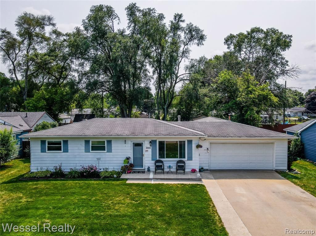 2444 Howe Street, Utica, MI 48317