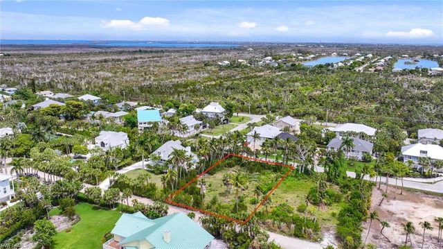 470 Sawgrass PL, Sanibel, FL 33957
