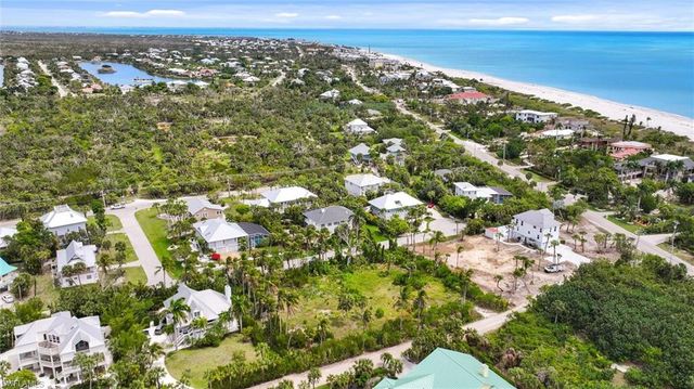 470 Sawgrass PL, Sanibel, FL 33957