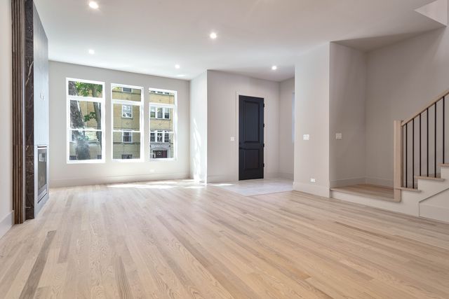3754 W Sunnyside Avenue, Chicago, IL 60625