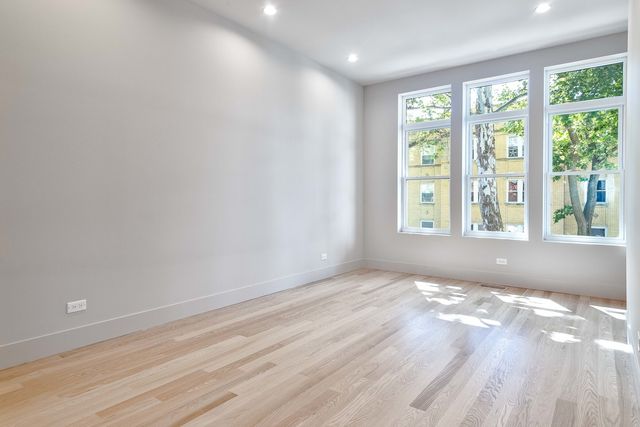 3754 W Sunnyside Avenue, Chicago, IL 60625