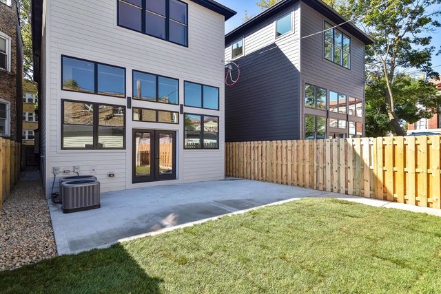 3754 W Sunnyside Avenue, Chicago, IL 60625