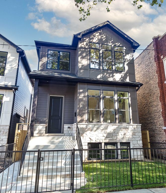 3754 W Sunnyside Avenue, Chicago, IL 60625
