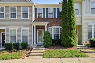 5311 Crescentview Parkway, Raleigh, NC 27606