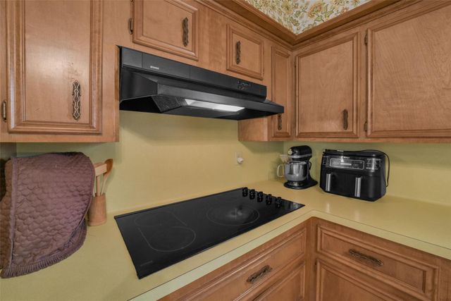 11922 Moorcreek Drive, Houston, TX 77070