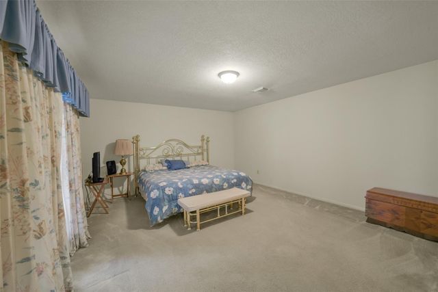 11922 Moorcreek Drive, Houston, TX 77070