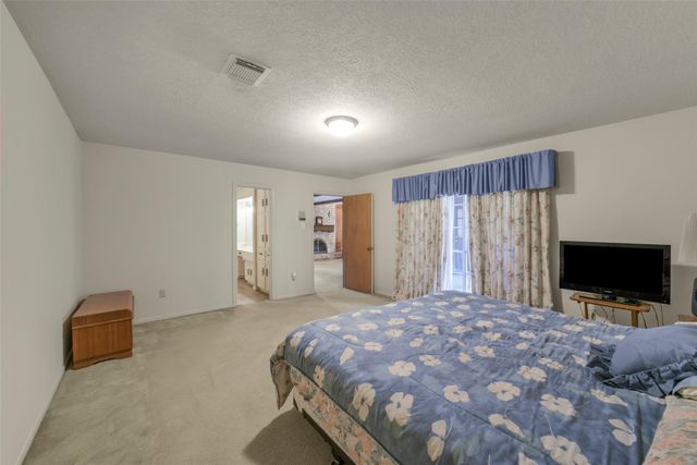 11922 Moorcreek Drive, Houston, TX 77070