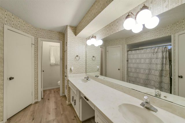 11922 Moorcreek Drive, Houston, TX 77070