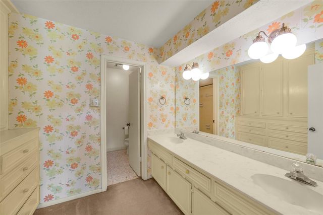 11922 Moorcreek Drive, Houston, TX 77070