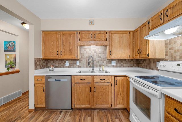 828 N PLATTEN STREET, Green Bay, WI 54303