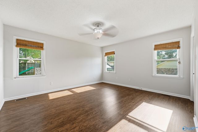 910 Lark Circle, Madison, AL 35758