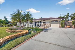 5266 Wisteria CT, Cape Coral, FL 33904