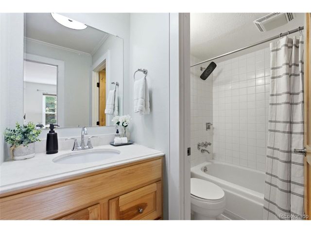 2 Adams St 105, Denver, CO 80206