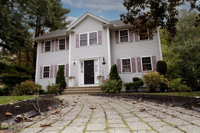 233 Haverhill St, North Reading, MA 01864