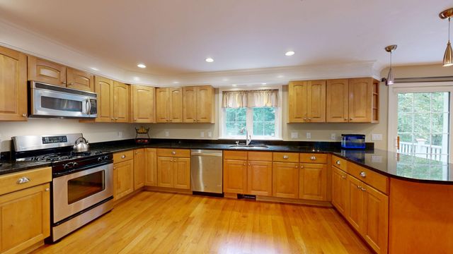 233 Haverhill St, North Reading, MA 01864