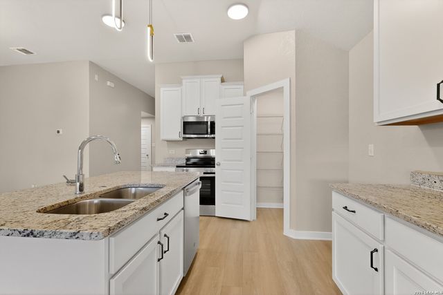 7619 TOLEDO BND, San Antonio, TX 78252