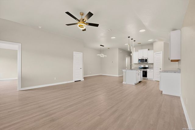 7619 TOLEDO BND, San Antonio, TX 78252