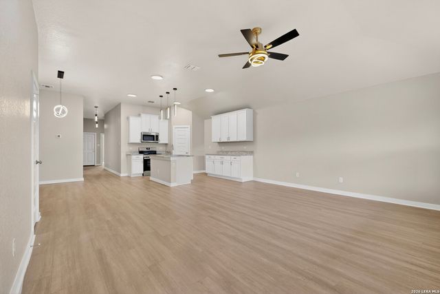 7619 TOLEDO BND, San Antonio, TX 78252