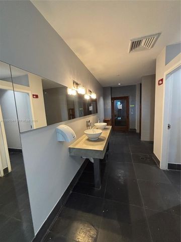 133 NE 2nd Ave 2112, Miami, FL 33132