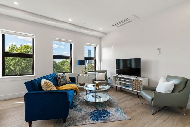 1950 Washington St 3B, Boston, MA 02118