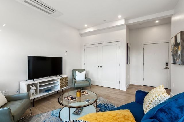 1950 Washington St 3B, Boston, MA 02118