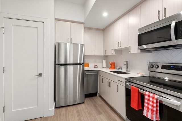 1950 Washington St 3B, Boston, MA 02118