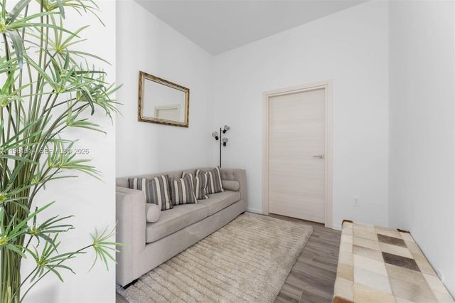 801 S Miami Ave 5804, Miami, FL 33130