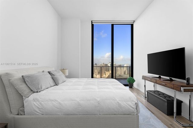 801 S Miami Ave 5804, Miami, FL 33130