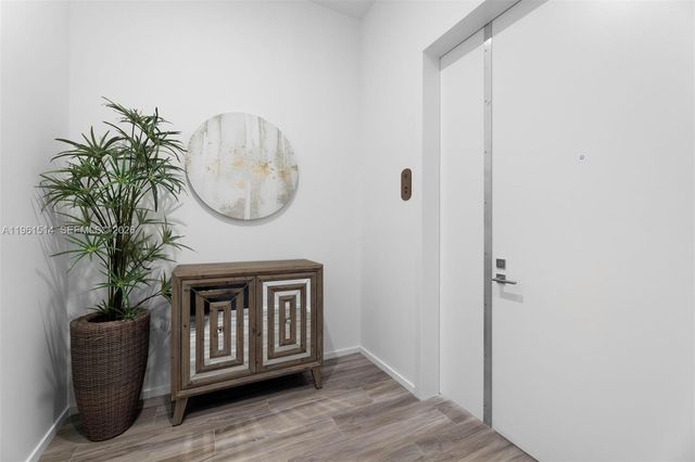 801 S Miami Ave 5804, Miami, FL 33130