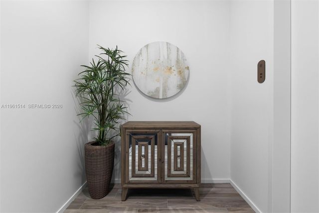 801 S Miami Ave 5804, Miami, FL 33130