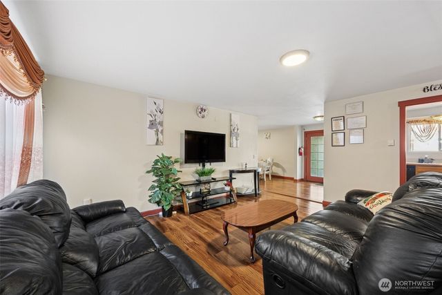 2517 132nd St Se, Everett, WA 98208