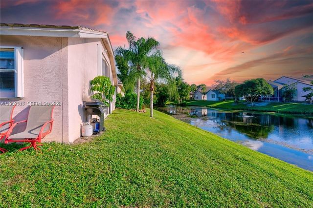 112 Caribe Court, Greenacres, FL 33413