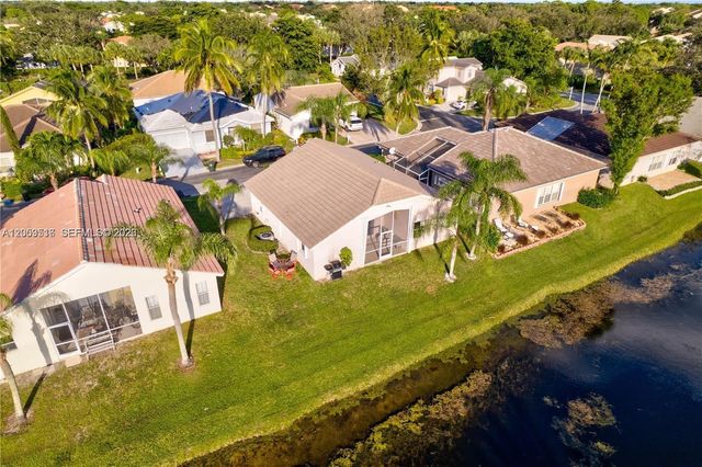 112 Caribe Court, Greenacres, FL 33413