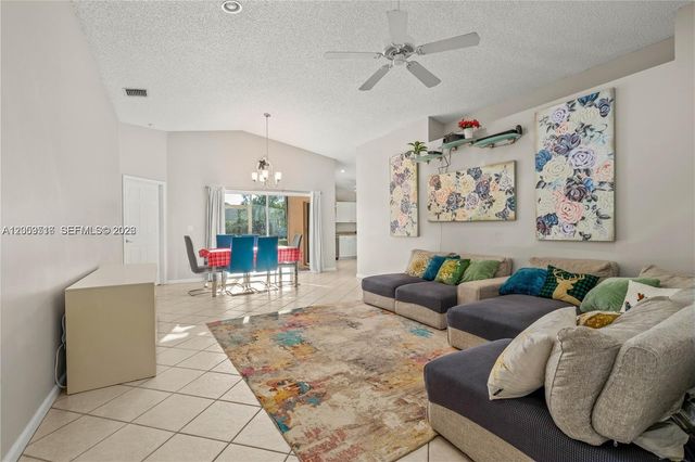 112 Caribe Court, Greenacres, FL 33413