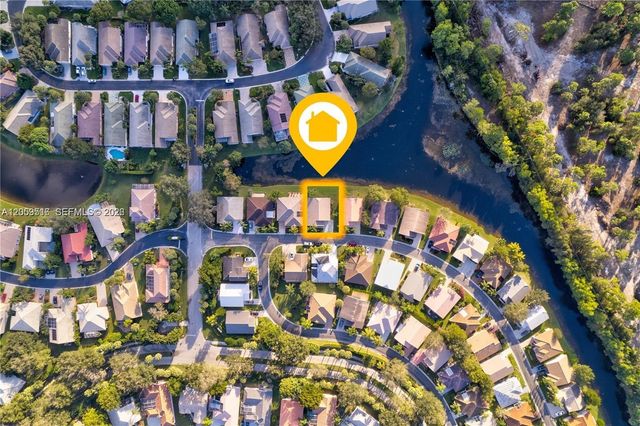 112 Caribe Court, Greenacres, FL 33413