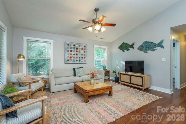 43 Flynn Branch Road, Asheville, NC 28804