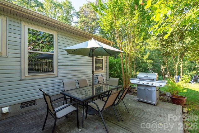 43 Flynn Branch Road, Asheville, NC 28804