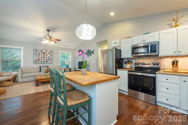 43 Flynn Branch Road, Asheville, NC 28804