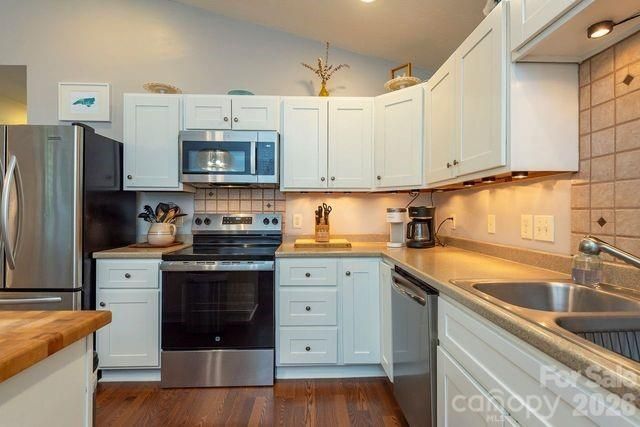 43 Flynn Branch Road, Asheville, NC 28804