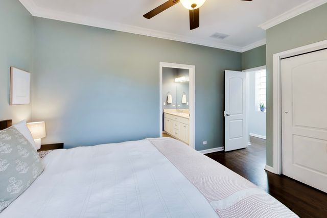 1927 W BELMONT Avenue 4, Chicago, IL 60657