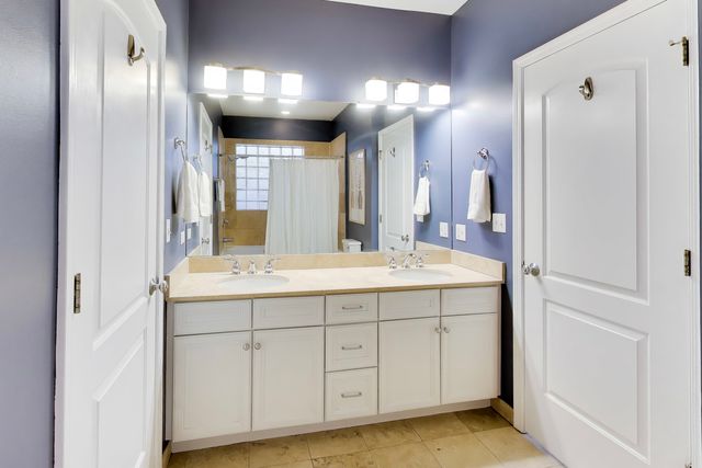 1927 W BELMONT Avenue 4, Chicago, IL 60657