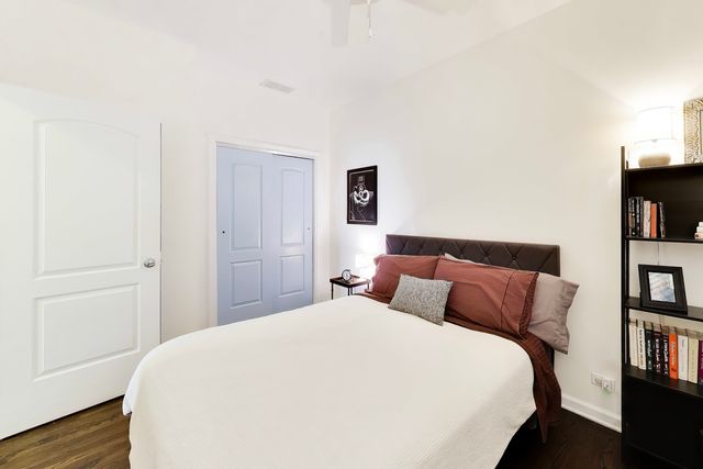 1927 W BELMONT Avenue 4, Chicago, IL 60657