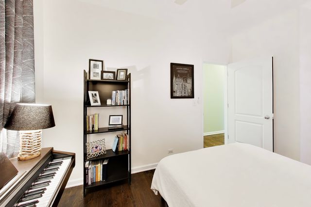 1927 W BELMONT Avenue 4, Chicago, IL 60657