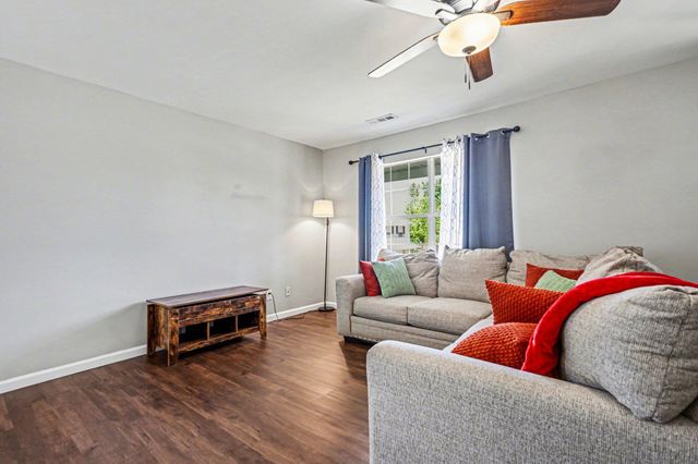 7 Diamond Hill Court, Greer, SC 29651